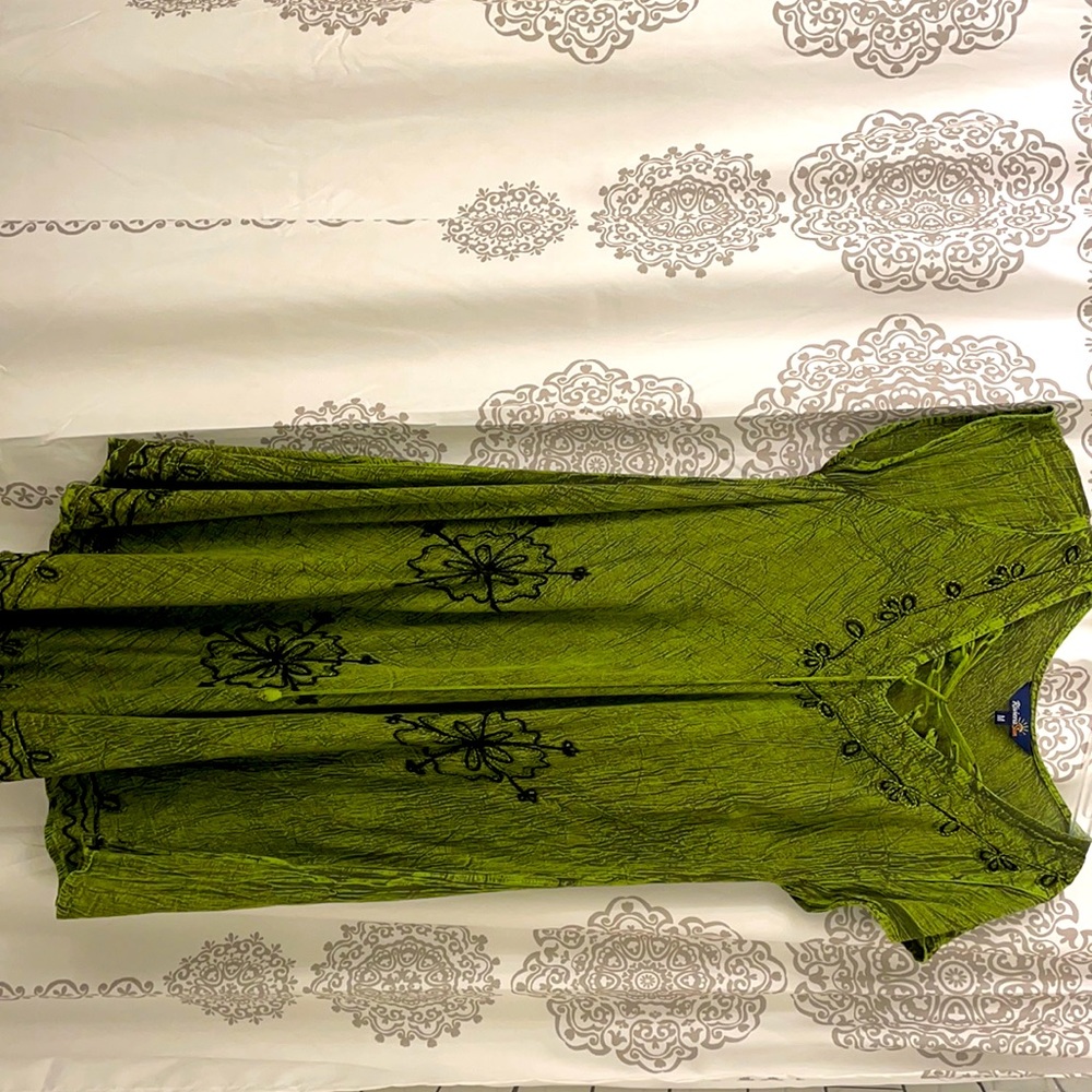 Green floral bohemian dress. Size Medium